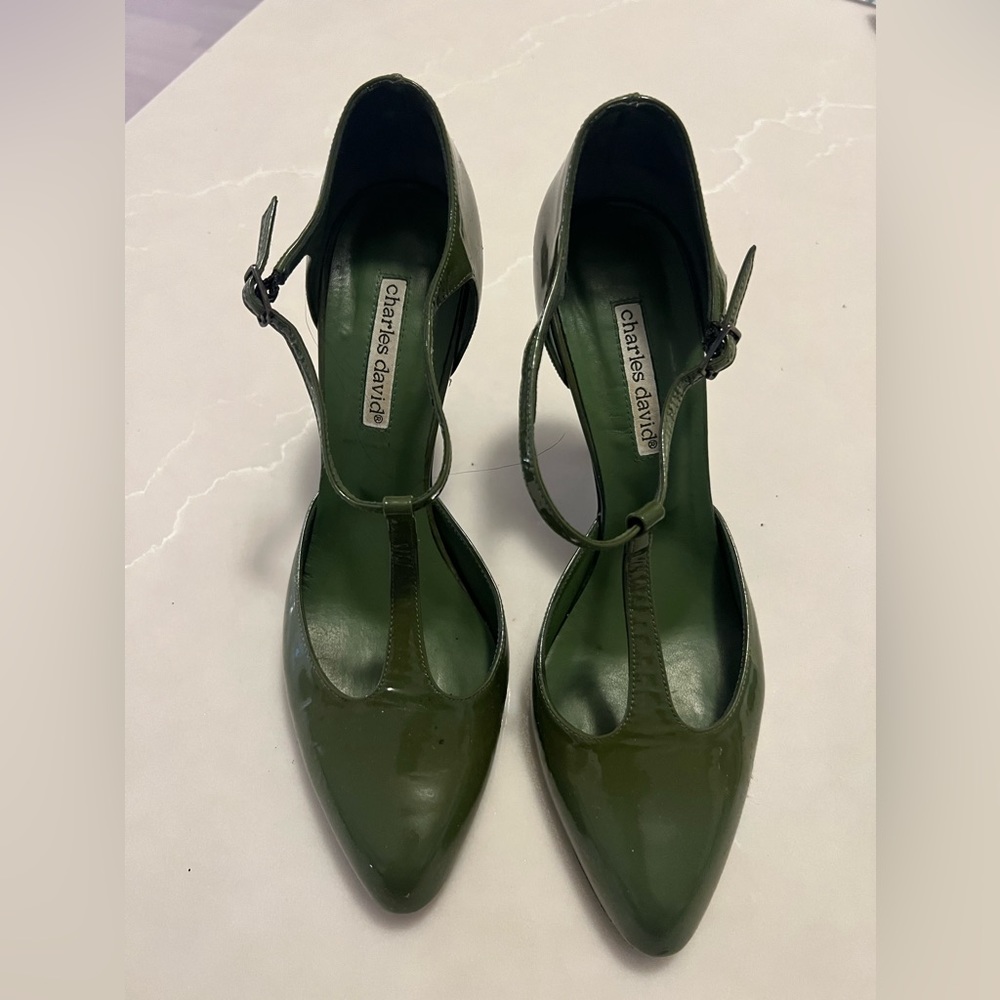 Charles David size 10B Olive Patent Engage Heels